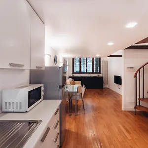https://charming-de-togni-apartment.it-lombardy.com