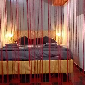 https://flat-13.taorminaitalyhotels.com