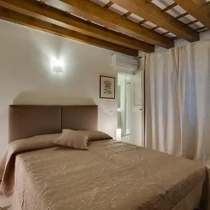 https://apartments-florence-vigna-nuova-3bd.it-tuscanyhotel.com