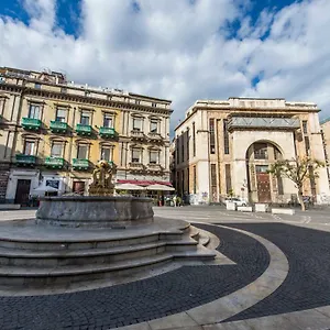 https://suite-bellini.taorminaitalyhotels.com
